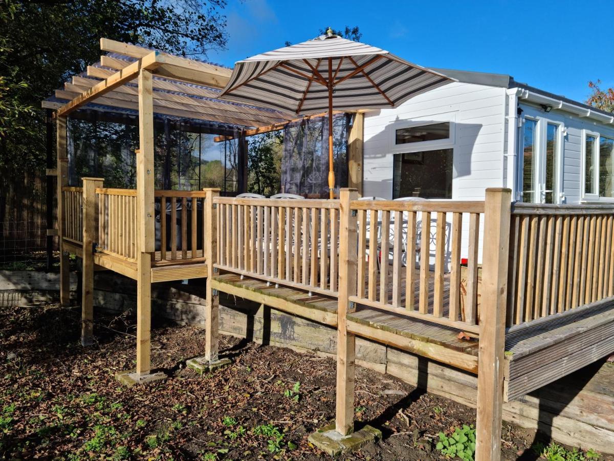 Hotel Riverside Cabin At Pen-Y-Bont Mill Oswestry Exterior foto