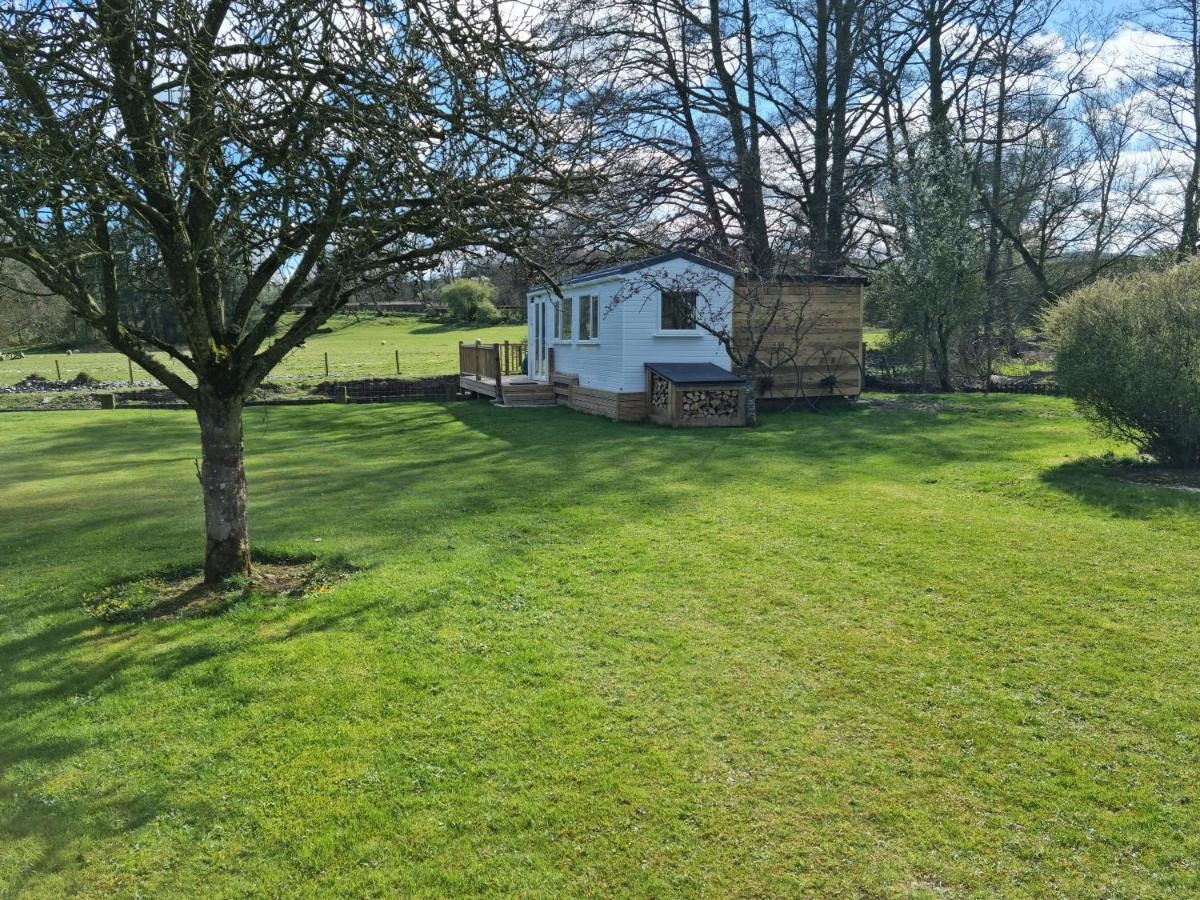Hotel Riverside Cabin At Pen-Y-Bont Mill Oswestry Exterior foto