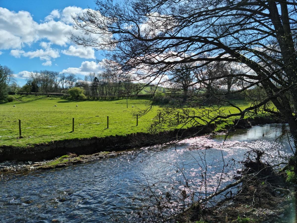 Hotel Riverside Cabin At Pen-Y-Bont Mill Oswestry Exterior foto