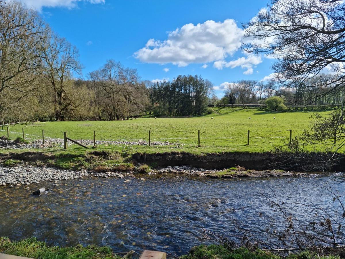 Hotel Riverside Cabin At Pen-Y-Bont Mill Oswestry Exterior foto