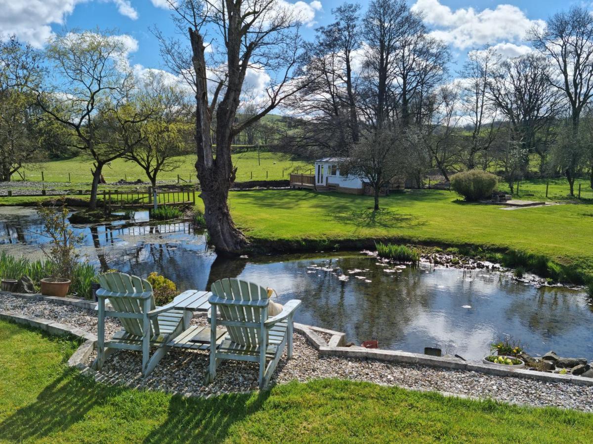 Hotel Riverside Cabin At Pen-Y-Bont Mill Oswestry Exterior foto